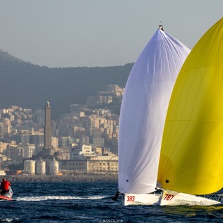 Campionato Europeo Melges 24, giro di boa nelle acque di Genova