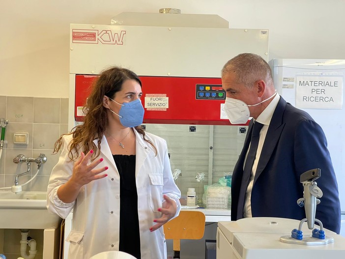 Il Sottosegretario Costa in visita all’IZS di Piemonte, Liguria e Valle D’Aosta: "Struttura d’eccellenza" Il Sottosegretario Costa in visita all’IZS di Piemonte, Liguria e Valle D’Aosta: "Struttura d’eccellenza"