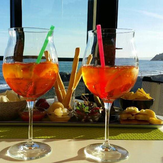 Cocktail a Genova: la storia dei drink con i bartender al Bergese
