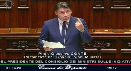 Il premier Conte alla Camera: "Le misure meno restrittive non sono possibili e sono illegittime. Il Governo deve tutelare la salute dei cittadini"
