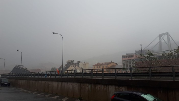 Crollo Ponte Morandi: il cedimento dopo la bomba d'acqua