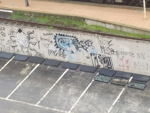 Pegli, torna a calare il silenzio sull’area di parcheggio dietro alla stazione