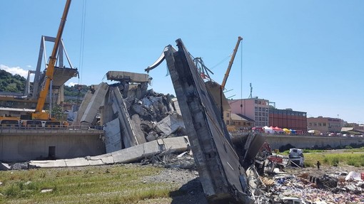 Crollo Ponte Morandi, i periti: &quot;difetti esecutivi e corrosione per mancanza di manutenzione&quot;