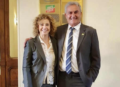 Claudio Muzio con Mabel Riolfo (foto da Instagram) Claudio Muzio con Mabel Riolfo (foto da Instagram)