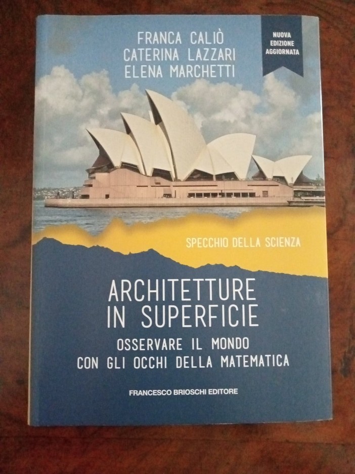 “Il cilindro: “semplice” superficie, duttile, espressiva, funzionale in architettura” con Franca Caliò, martedì 5 aprile alle Letture Scientifiche.