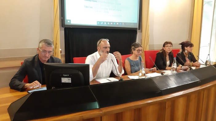 CoopstartupHer, il bando per sostenere le imprese al femminile (Video) CoopstartupHer, il bando per sostenere le imprese al femminile (Video)