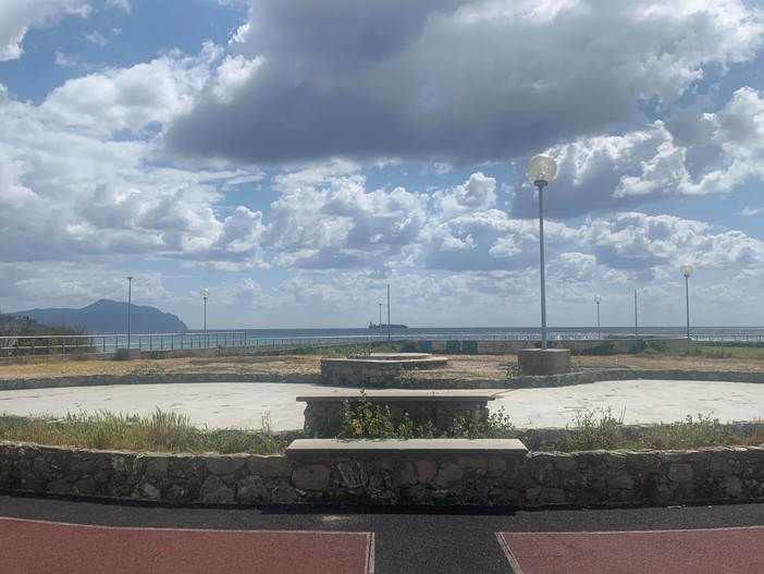 Sturla, i bambini tornano a giocare nei giardini sopra il depuratore Sturla, i bambini tornano a giocare nei giardini sopra il depuratore