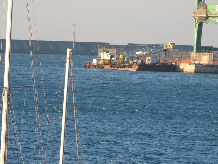 Porto di Pra’, quell’attività intensa intorno al ‘dentino’ del sesto modulo Porto di Pra’, quell’attività intensa intorno al ‘dentino’ del sesto modulo