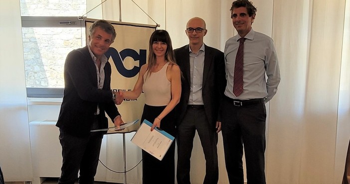 Siglato l'accordo tra ACI e AMT: al centro mobilità sostenibile, sicurezza stradale e ambiente Siglato l'accordo tra ACI e AMT: al centro mobilità sostenibile, sicurezza stradale e ambiente