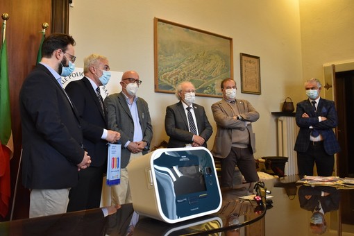 Donate dal Rotary al Policlinico nuove apparecchiature per fronteggiare l’emergenza Coronavirus Donate dal Rotary al Policlinico nuove apparecchiature per fronteggiare l’emergenza Coronavirus
