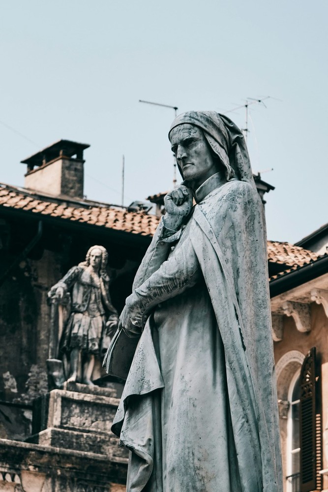 Dante Alighieri: un viaggio attraverso l'Italia nella Divina Commedia