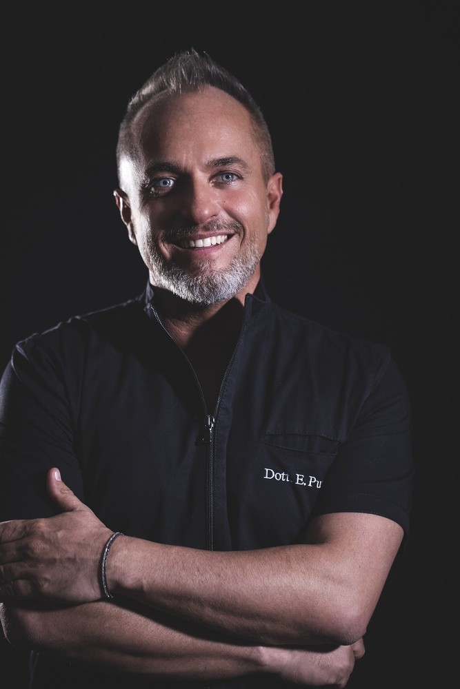 Il libro “White Identity, cosa nasconde un sorriso perfetto” del dottor Emanuele Puzzilli nei primi posti della classifica Amazon