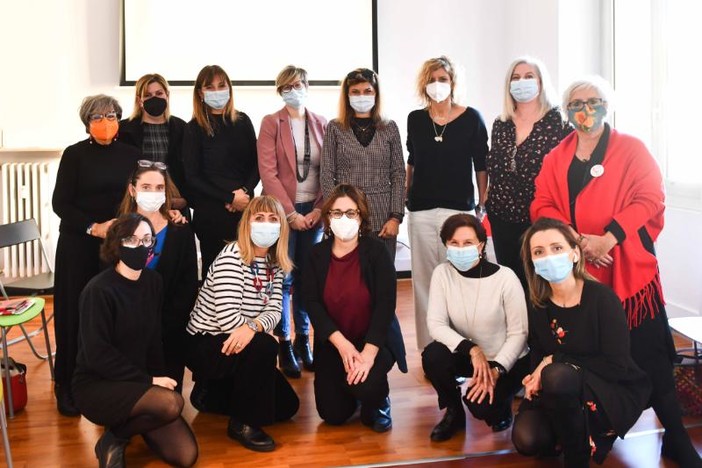 Il Centro antiviolenza Mascherona presenta il progetto ‘Dodici mesi contro la violenza–agenda 2022’ (FOTO) Il Centro antiviolenza Mascherona presenta il progetto ‘Dodici mesi contro la violenza–agenda 2022’ (FOTO)