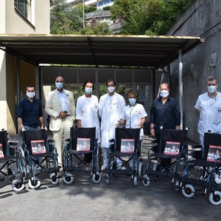 Donate sei carrozzine al Pronto soccorso dell’ospedale San Martino di Genova