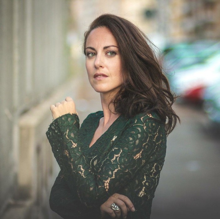 Il mito di Monica Vitti rivive al Teatro Garage: Danila Stalteri in scena con "Cercando Monica Amando" Il mito di Monica Vitti rivive al Teatro Garage: Danila Stalteri in scena con "Cercando Monica Amando"