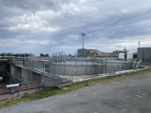 I depositi di Attilio Carmagnani da moltissimi anni nel cuore di Multedo, in mezzo alle abitazioni I depositi di Attilio Carmagnani da moltissimi anni nel cuore di Multedo, in mezzo alle abitazioni