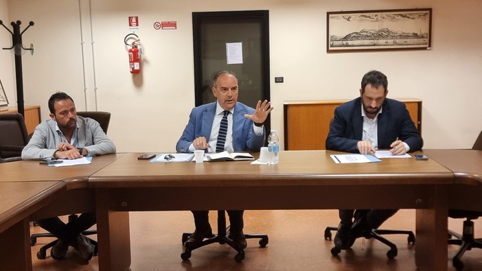 Regione Liguria punta ad una “Alisa dei rifiuti”, critico il Pd: “Un altro poltronificio” (Video) Regione Liguria punta ad una “Alisa dei rifiuti”, critico il Pd: “Un altro poltronificio” (Video)