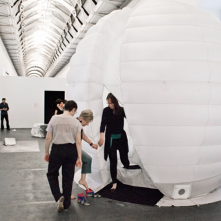 Dust of Dreams, a Palazzo Ducale un'installazione che esplora la vita onirica delle persone