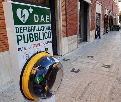 Defibrillatori sui mezzi Amt a lunga percorrenza: la proposta arriva a Tursi Defibrillatori sui mezzi Amt a lunga percorrenza: la proposta arriva a Tursi