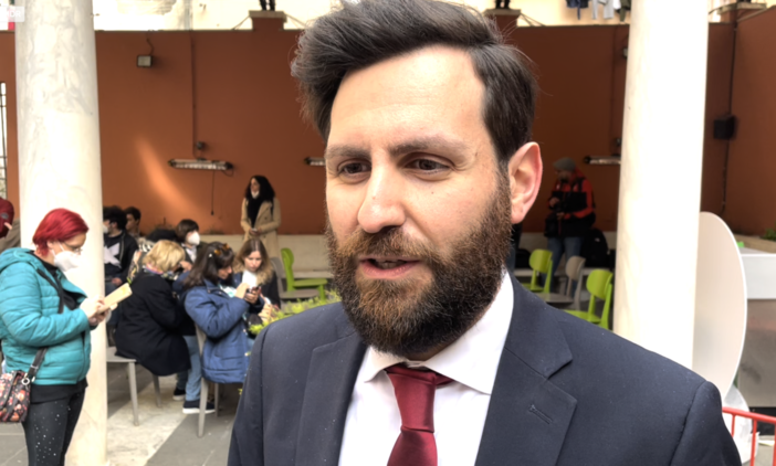 Aumento Irpef, Gruppo PD: "13,4 milioni di euro di tasse in più per i genovesi sotto l'ombrellone"