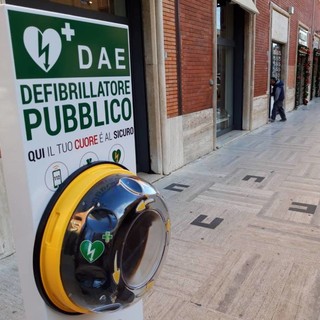 Defibrillatori sui mezzi Amt a lunga percorrenza: la proposta arriva a Tursi