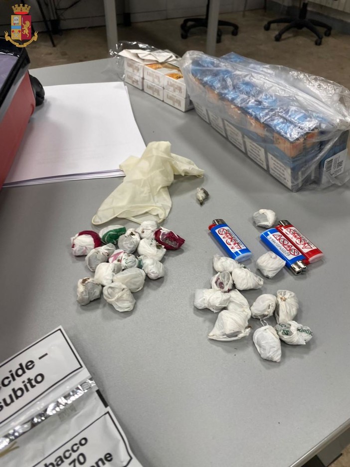 Contrabbando di sostanze stupefacenti e sigarette. Denunciato 31enne