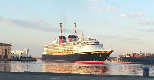 Disney Magic, a bordo la cerimonia con Sindaco e autorità