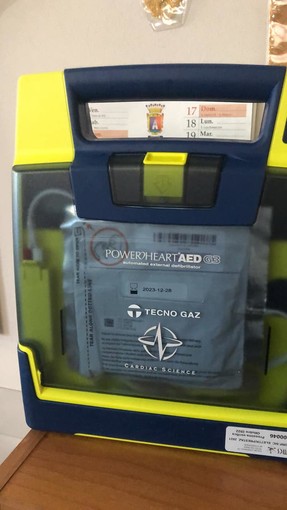 Defibrillatori sui luoghi di lavoro, la Uil invita le istituzioni a non abbassare la guardia Defibrillatori sui luoghi di lavoro, la Uil invita le istituzioni a non abbassare la guardia