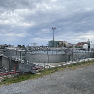 I depositi di Attilio Carmagnani da moltissimi anni nel cuore di Multedo, in mezzo alle abitazioni