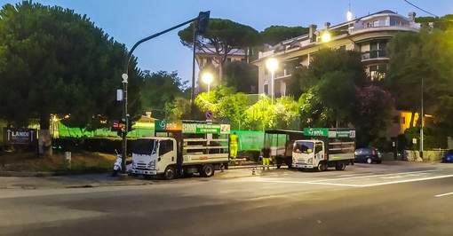 Da lunedì riparte il servizio mobile gratuito di Amiu per la raccolta di rifiuti ingombranti, Raee e pericolosi Da lunedì riparte il servizio mobile gratuito di Amiu per la raccolta di rifiuti ingombranti, Raee e pericolosi