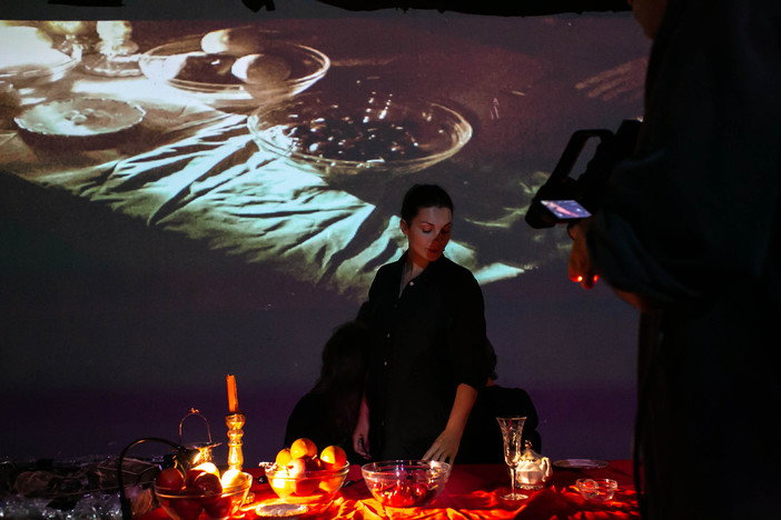 Lunedì 14 e martedì 15 novembre il nuovo spettacolo di Elli Papakonstantinou al teatro Modena Lunedì 14 e martedì 15 novembre il nuovo spettacolo di Elli Papakonstantinou al teatro Modena