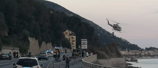 Bambino di 4 anni cade dalla finestra a Finale Ligure: trasportato con l'elisoccorso al Gaslini