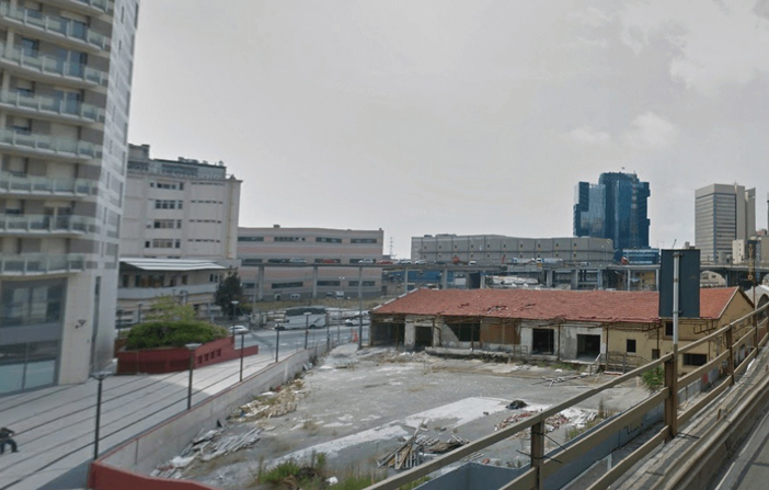 Arriva uno stop per Esselunga a San Benigno