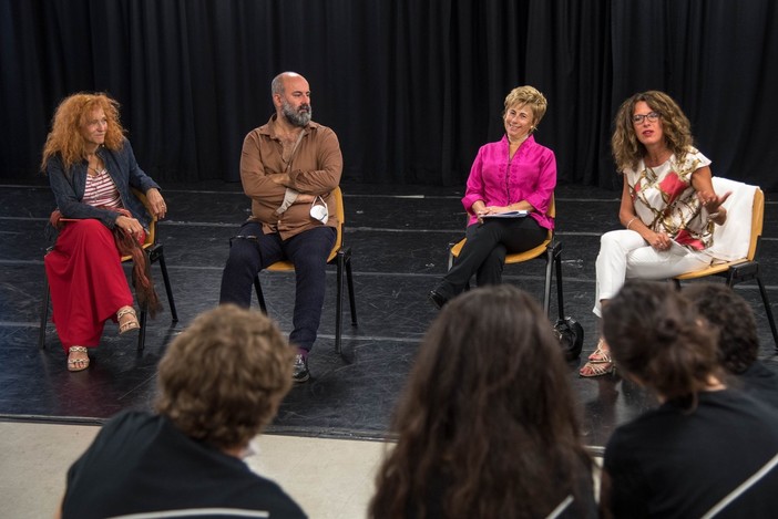 Teatro di Genova: inizia il nuovo anno della scuola di recitazione con la neo direttrice Elisabetta Pozzi