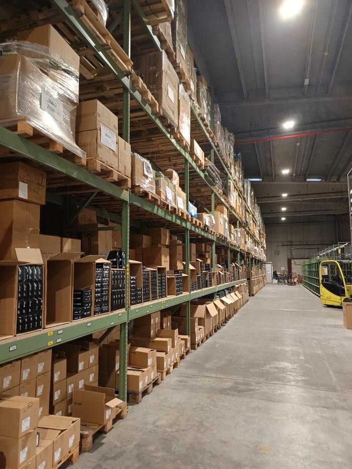 EMPORIO ROSSI apre filiale a GENOVA