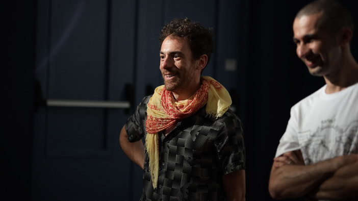 "Segnale d'allarme", domani e domenica al Sivori arriva la realtà virtuale con Elio Germano "Segnale d'allarme", domani e domenica al Sivori arriva la realtà virtuale con Elio Germano