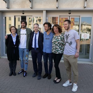 Jack Savoretti al Gaslini insieme ai rossoblu Perin e Bertolacci