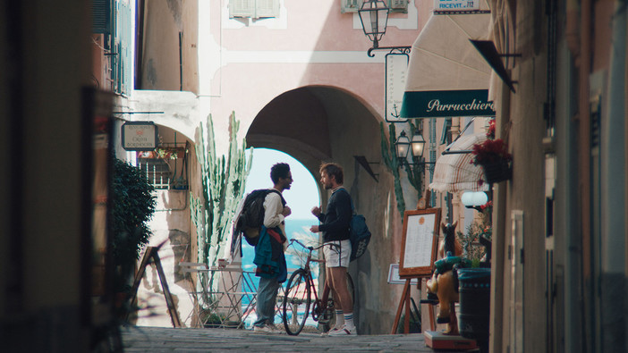 Cinema Sivori, martedì 15 settembre alle 21.15 anteprima e incontro con i registi di "Easy Living" di Orso e Peter Miyakawa,