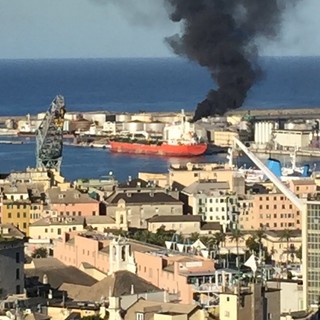 Emissioni atmosferiche in porto, il Ponente dà ancora battaglia