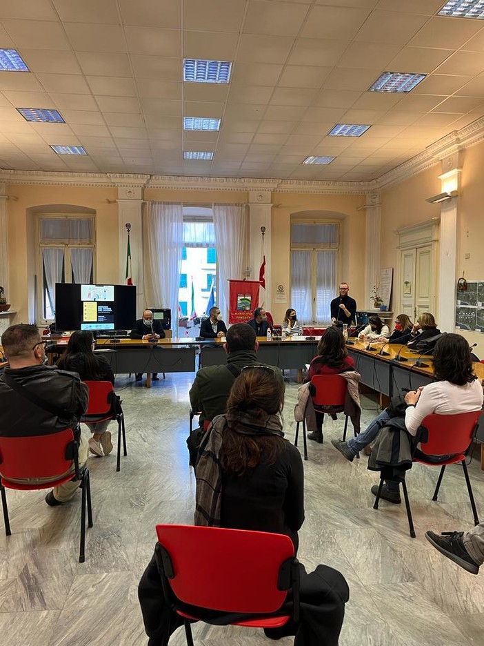 Crisi economica, Linea Condivisa: "Vogliamo fornire alla popolazione gli strumenti più utili per affrontare l'ingresso o il reinserimento nel mondo del lavoro"