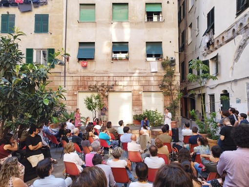 “E ringrazia che lavori”, in piazza Don Gallo le prospettive dei giovani nel mondo del lavoro (Video) “E ringrazia che lavori”, in piazza Don Gallo le prospettive dei giovani nel mondo del lavoro (Video)