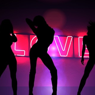 Dai ‘bassi’ al web, Genova si conferma città dell’amore a pagamento: escort in aumento del quindici per cento, ora sono circa milleseicento