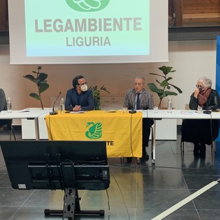 Legambiente. Raccolta differenziata: la Liguria resta la regione peggiore del nord Italia. I comuni rifiuti free sono 30 (FOTO E VIDEO)