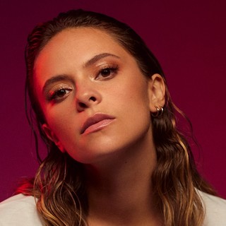 Francesca Michielin presenta il suo libro "Il cuore è un organo" ai Luzzati Francesca Michielin presenta il suo libro "Il cuore è un organo" ai Luzzati