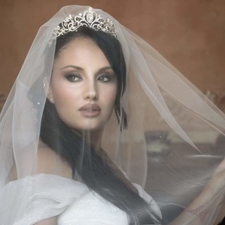 Per il tuo giorno più bello è importante saper coordinare l'abito, l'acconciatura e gli accessori