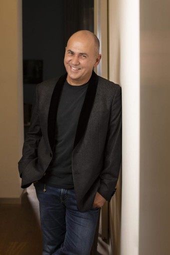 Sanremo: Il 3 aprile, il Teatro del Casinò ospiterà "Magnifica presenza", una piece del celebre regista Ferzan Ozpetek