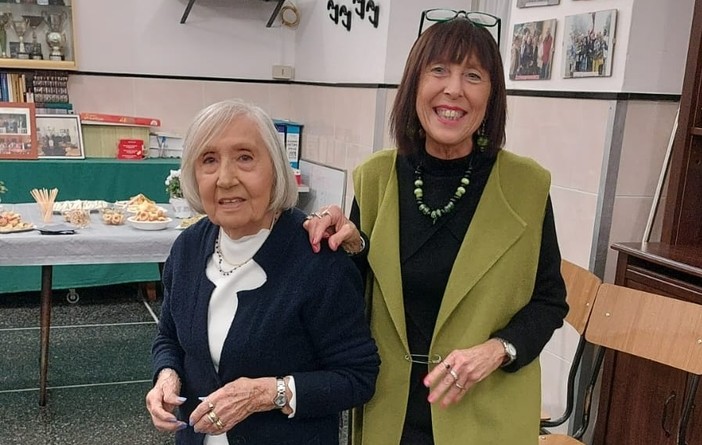 Pegli, la signora Francesca Puglisi compie cento (splendidi) anni: “Il bastone? Lo uso solo per bellezza…”