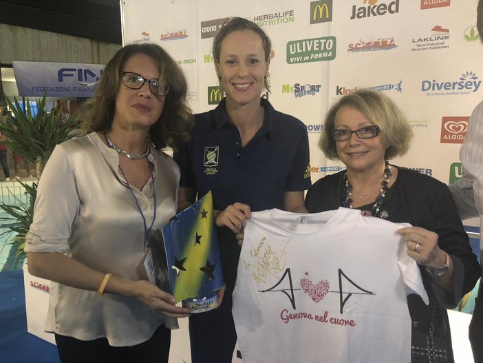 La "Divina" Federica Pellegrini con "Genova nel Cuore"