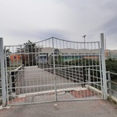 Il cancello del Parco delle Dune di Pra' è ancora chiuso