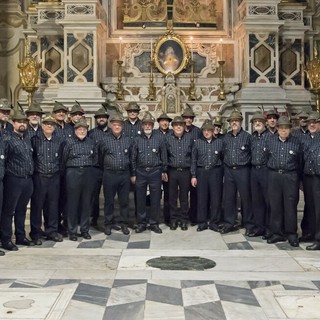 I canti degli Alpini portano il sorriso nelle RSA genovesi: l’iniziativa di solidarietà del Coro Soreghina I canti degli Alpini portano il sorriso nelle RSA genovesi: l’iniziativa di solidarietà del Coro Soreghina
